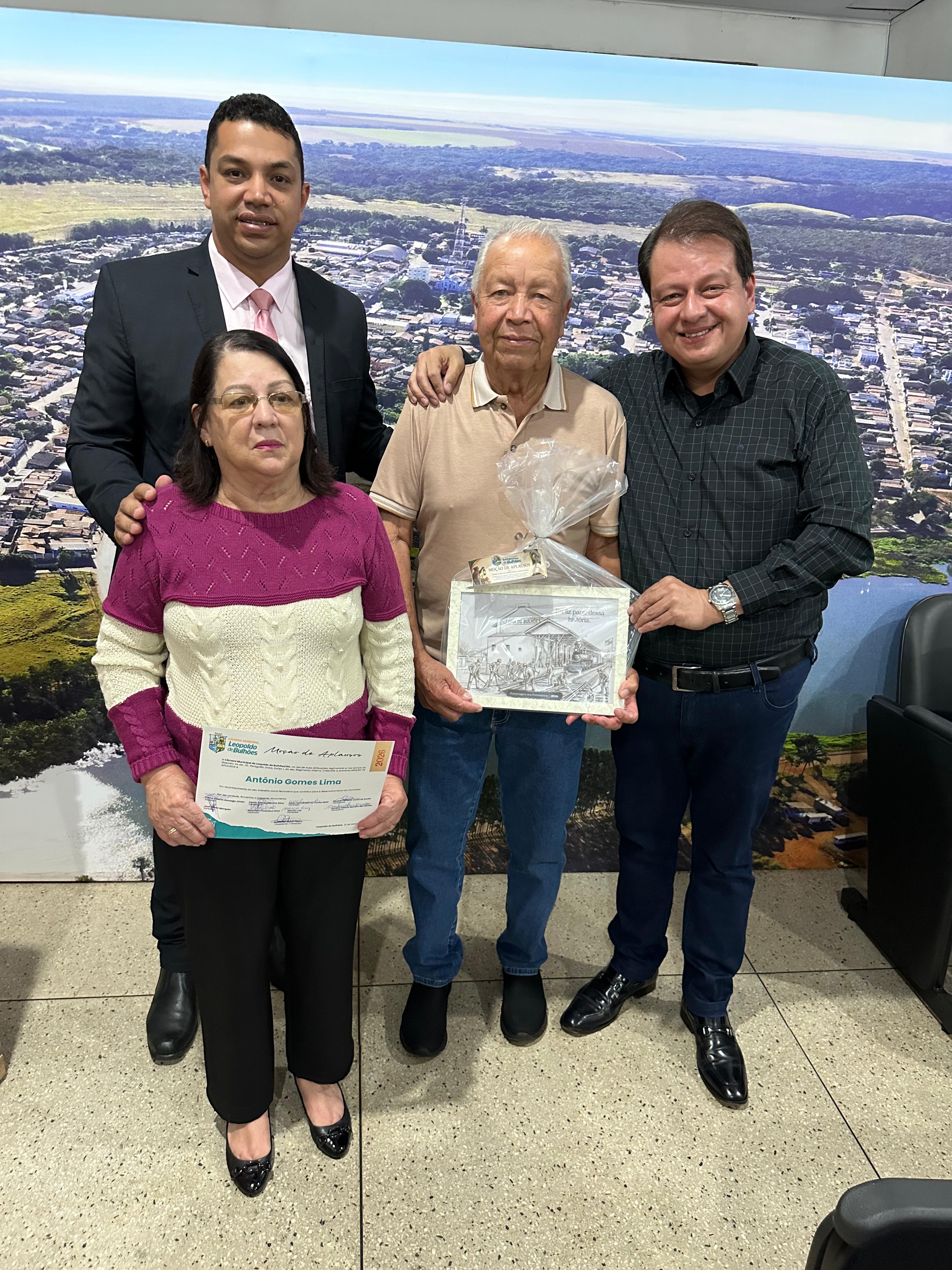 ​CÂMARA MUNICIPAL DE LEOPOLDO DE BULHÕES HOMENAGEIA OS FERROVIÁRIOS