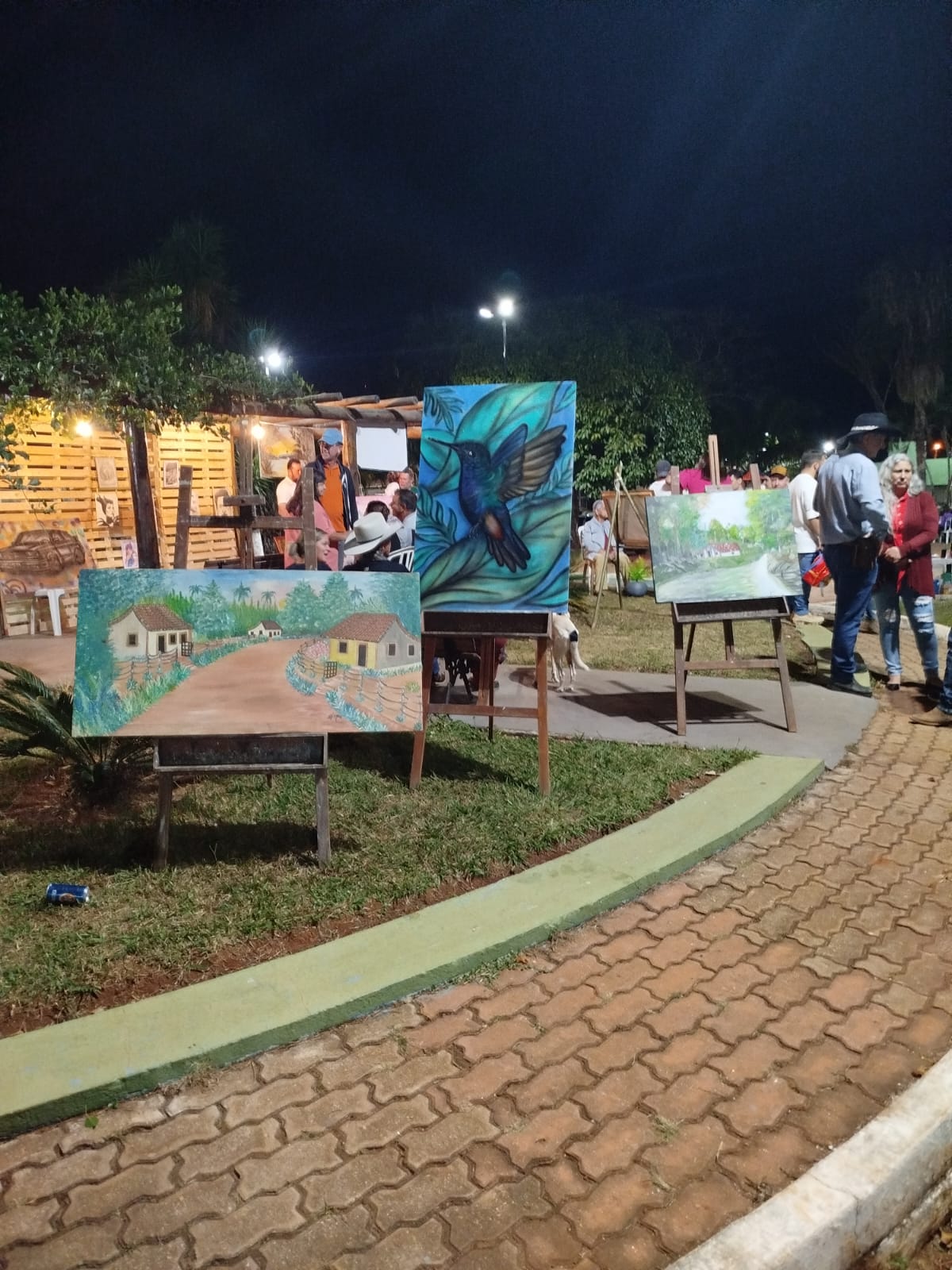 ​FOI REALIZADA UMA LINDA EXPOSIÇÃO DE TELAS DE ARTISTAS LEOPOLDENSES
