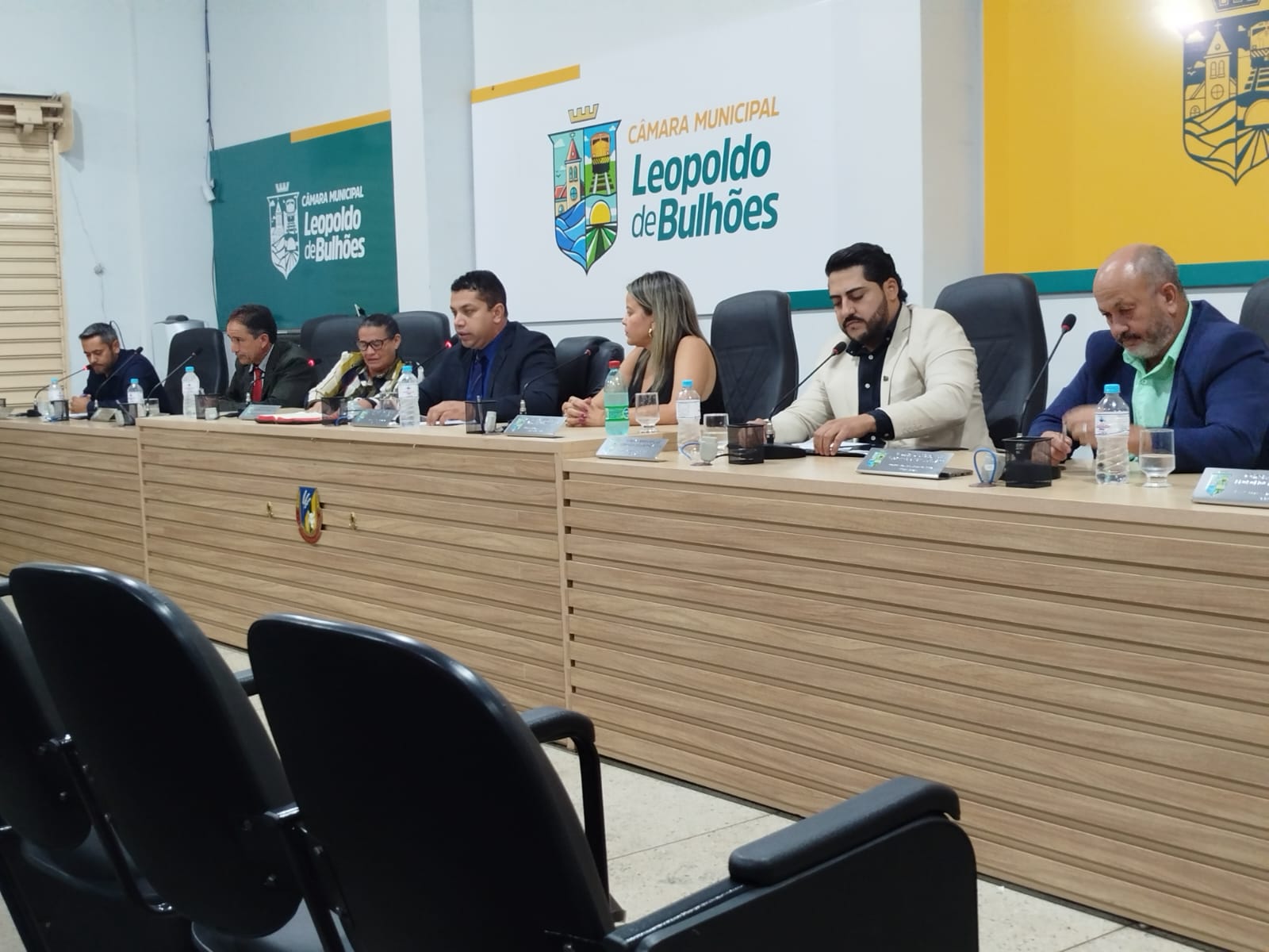 ​VEREADORES E VEREADORAS DE LEOPOLDO DE BULHÕES SOLICITARAM MELHORIAS NA INFRAESTRUTURA E SERVIÇOS OFERECIDOS A POPULAÇÃO